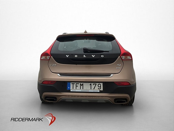Volvo V40 Cross Country 7 of 30