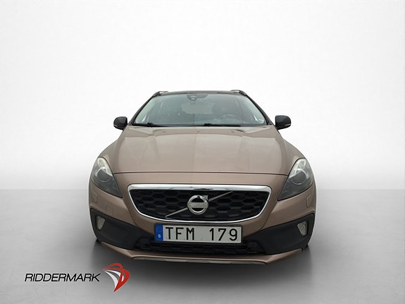 Volvo V40 Cross Country 2 of 5