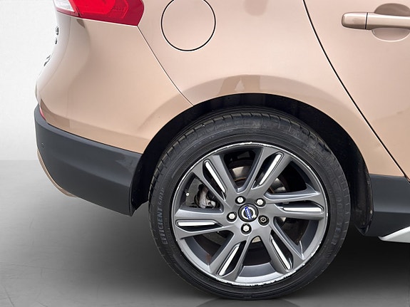 Volvo V40 Cross Country 30 of 30