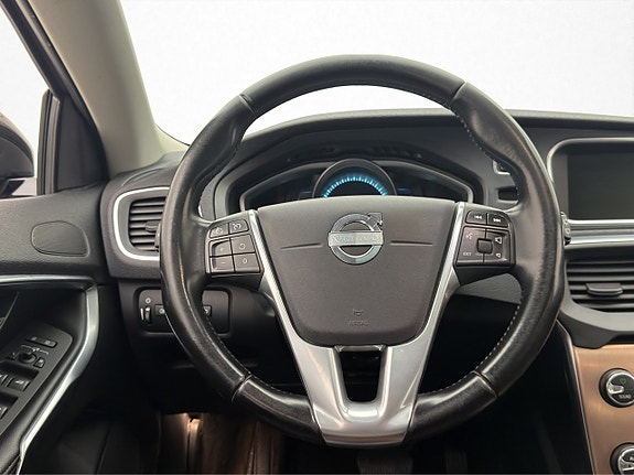Volvo V40 Cross Country 14 of 30