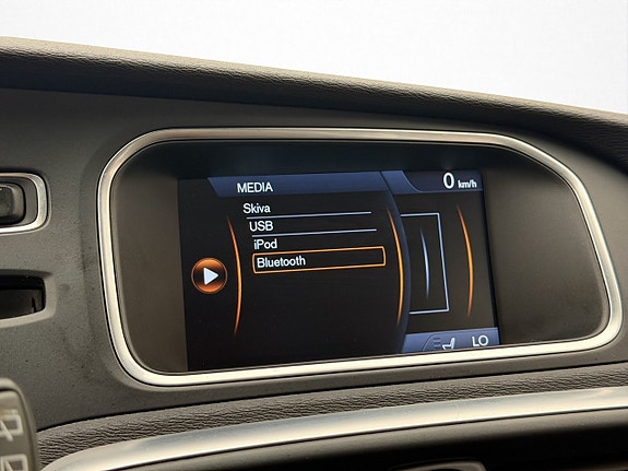 Volvo V40 Cross Country 22 of 30