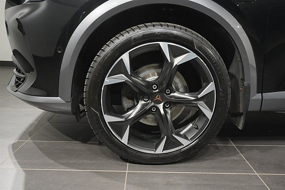 Cupra Formentor e-HYBRID 3 of 5