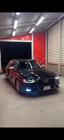 Audi A4 6 of 17