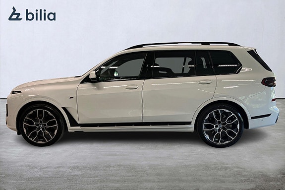 BMW X7 3 of 5