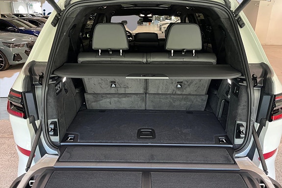 BMW X7 10 of 19