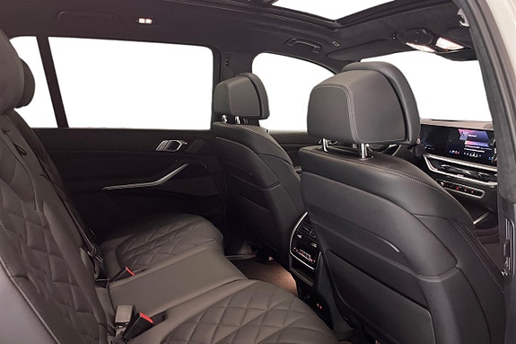 BMW X7 7 of 19