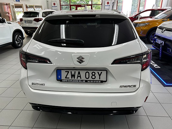 Suzuki Swace 4 of 5