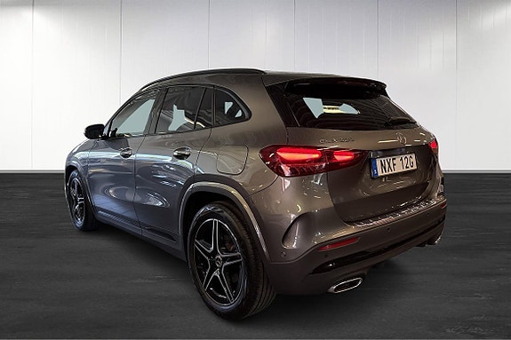 Mercedes-Benz GLA200 6 of 18