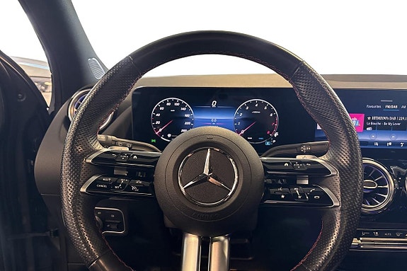 Mercedes-Benz GLA200 8 of 18