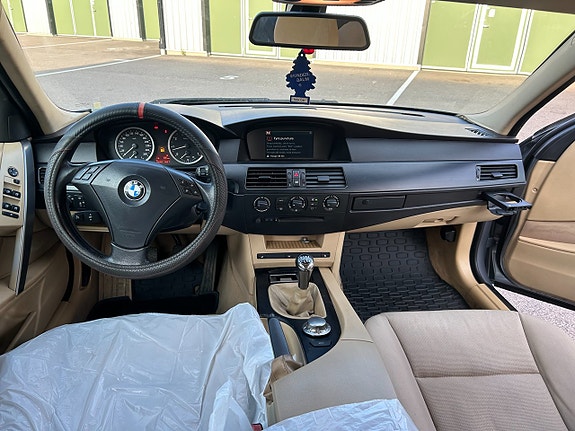 BMW 520i 9 of 12