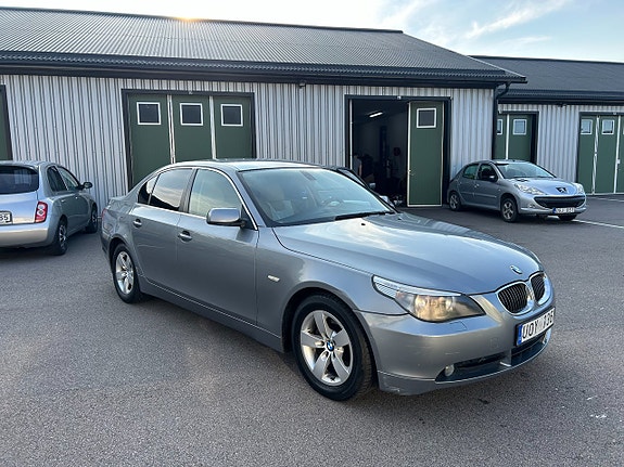 BMW 520i 7 of 12
