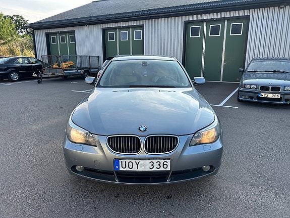 BMW 520i 6 of 12