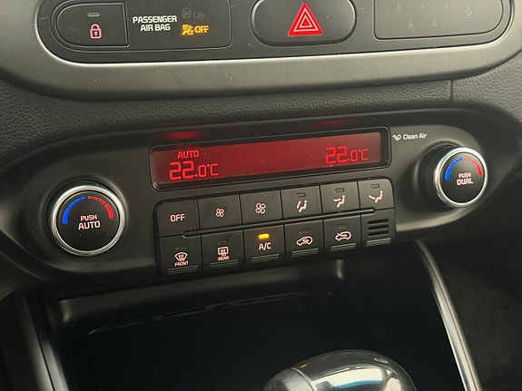 Kia Carens 22 of 30