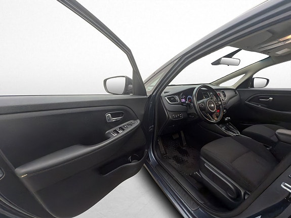 Kia Carens 11 of 30