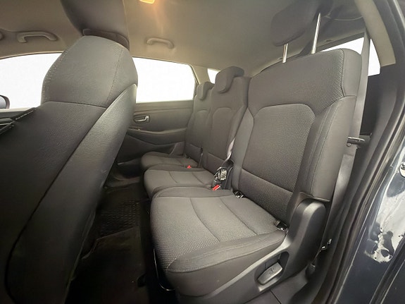Kia Carens 26 of 30