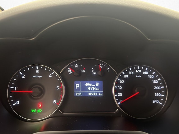 Kia Carens 18 of 30