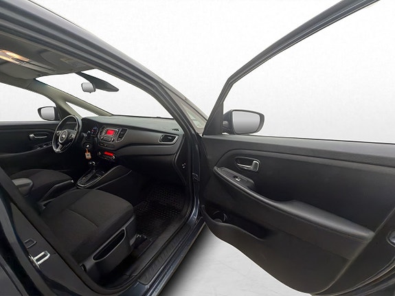 Kia Carens 25 of 30