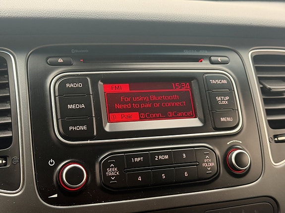 Kia Carens 21 of 30