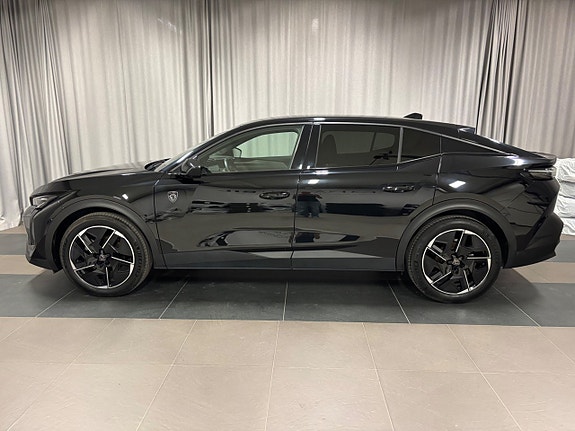 Peugeot 408 2 of 5