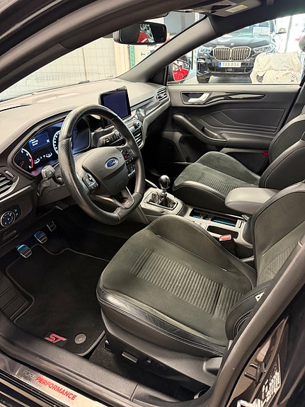 Ford Focus 7 of 14