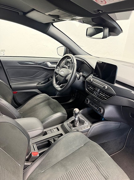 Ford Focus 10 of 14