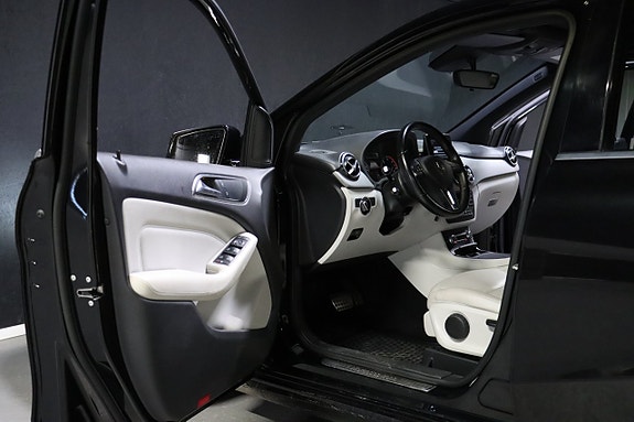 Mercedes-Benz B220 9 of 21