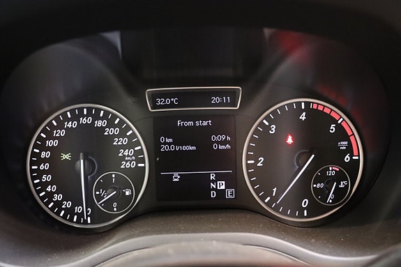Mercedes-Benz B220 18 of 21