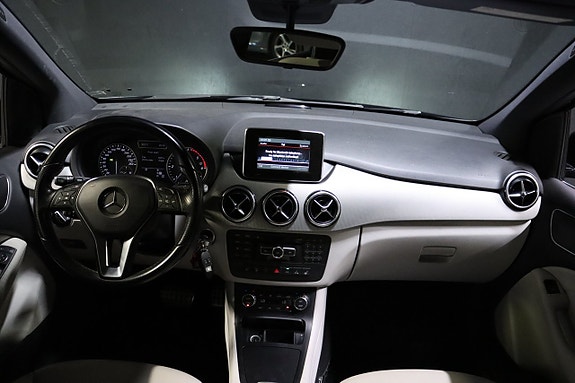 Mercedes-Benz B220 15 of 21