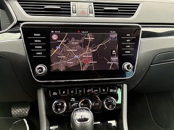 Skoda Superb 15 of 20