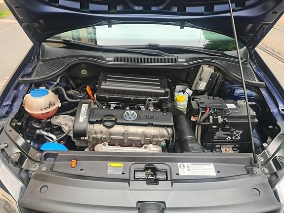 Volkswagen Polo 8 of 16