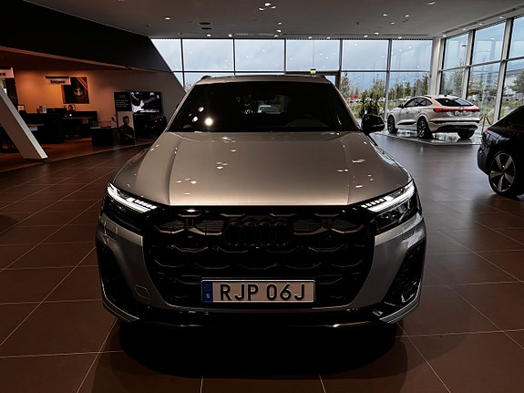 Audi Q7 3 of 22