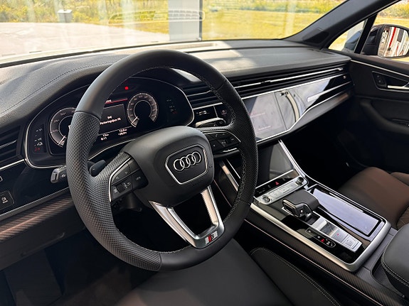 Audi Q7 10 of 12