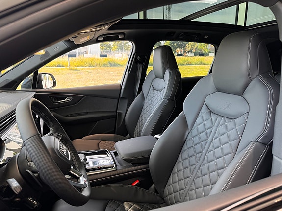 Audi Q7 7 of 12