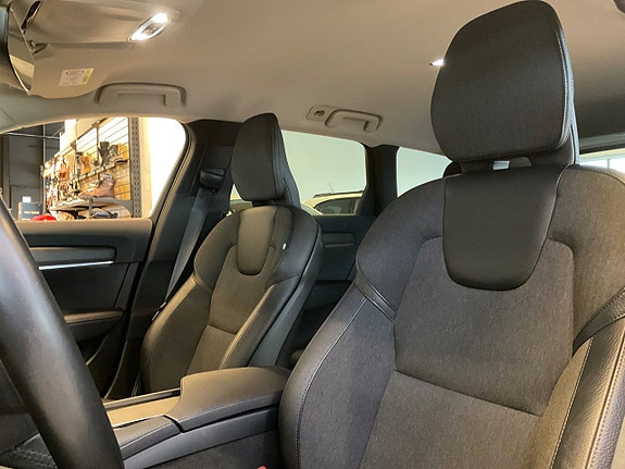 Volvo V90 Cross Country 11 of 13