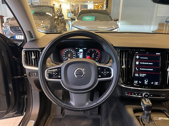 Volvo V90 Cross Country 12 of 13
