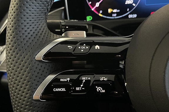 Mercedes-Benz E300 e 19 of 23