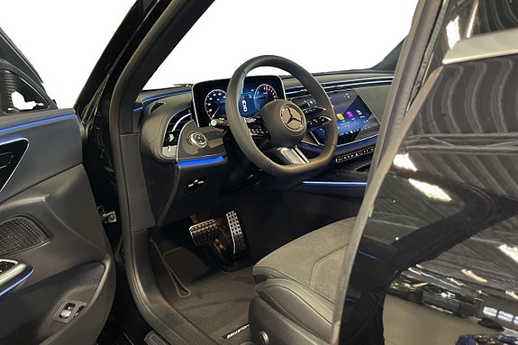 Mercedes-Benz E300 e 11 of 23