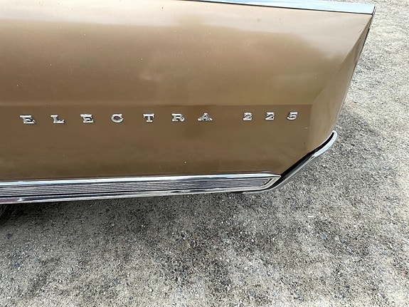 Buick Electra 225 8 of 13