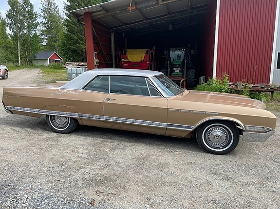 Buick Electra 225 4 of 13