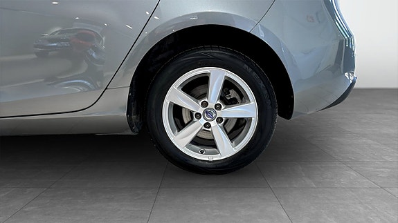 Volvo V40 6 of 13