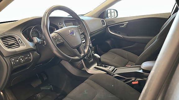 Volvo V40 7 of 13