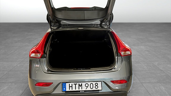 Volvo V40 13 of 13