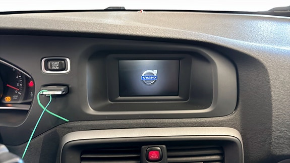 Volvo V40 9 of 13