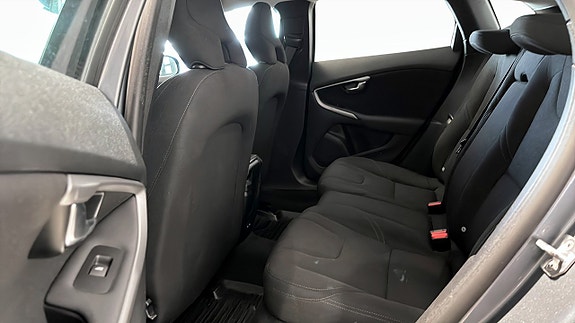 Volvo V40 12 of 13