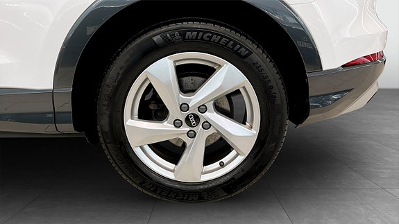 Audi Q3 6 of 15