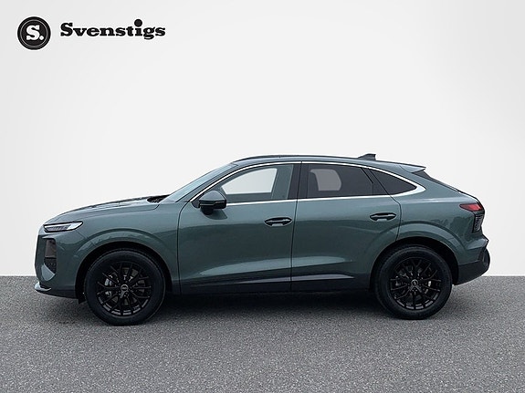 Audi Q3 2 of 5