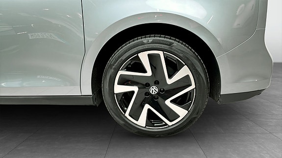 Volkswagen ID. Buzz 6 of 12
