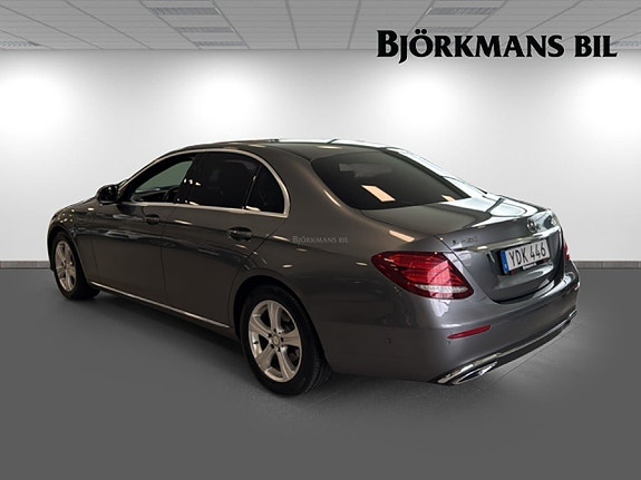 Mercedes-Benz E220 6 of 20