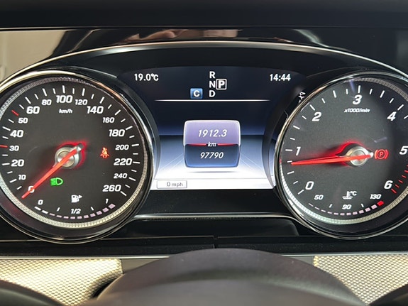 Mercedes-Benz E220 10 of 20