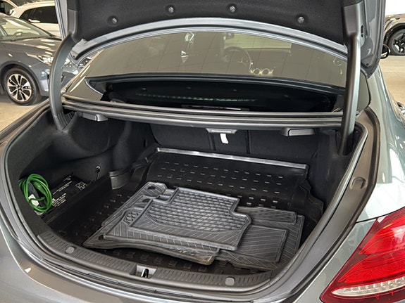 Mercedes-Benz E220 14 of 20